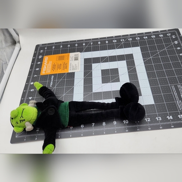 Gund Frankenstein Halloween Bendable Plush Figurine. - Picture 6 of 6